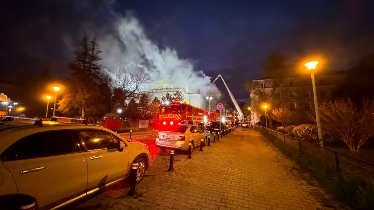 BREAKING! A ars Teatrul Masca din București. Incendiu de proporții