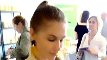 Corina vrea sa se faca vegetariana! Uite ce salata cu germeni de grau si trifoi savureaza!