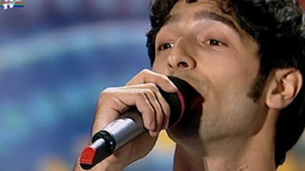 Romanticul Jose Armando de la Romanii au talent! A cantat o melodie in limba spaniola pana a topit-o pe Andra cu vocea sa!