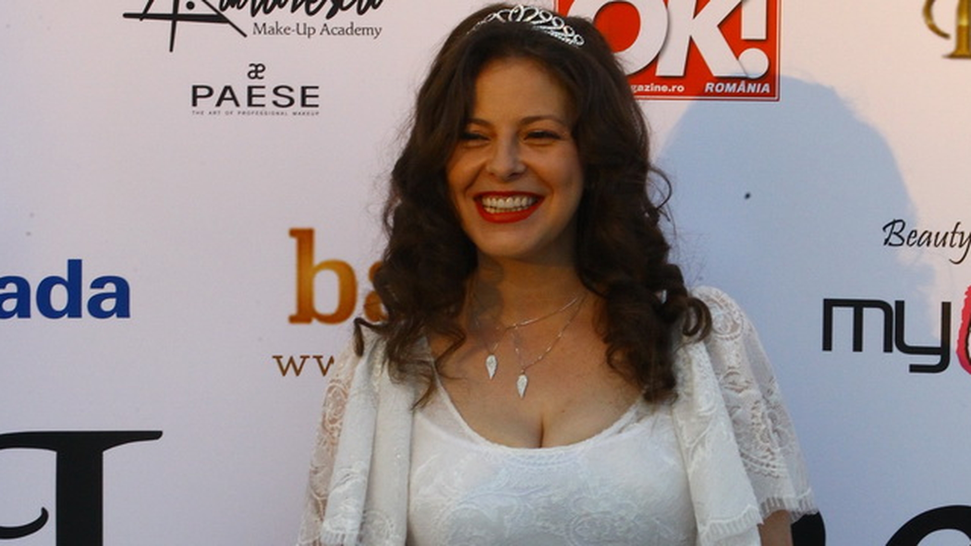 A slabit 50 kg si a prins curaj! Cum arata Rita Muresan intr-o rochie transparenta, cu sanii si lenjeria intima la vedere!