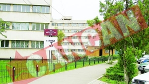 Si-a pus fetita In sac si a aruncat-o In spatele blocului