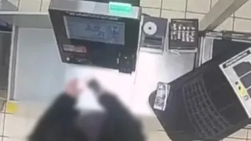 Ce „uită” românii să plătească la casele self-pay. Produsele care se fură cel mai des