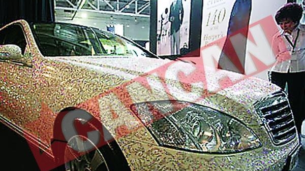 Rusii cheltuiesc doua miliarde de euro pe cadouri de Anul Nou