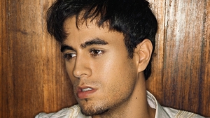 Enrique Iglesias a transmis un mesaj romanilor pe pagina lui de Facebook! Admiratoarelor nu le-a venit sa creada ce a scris