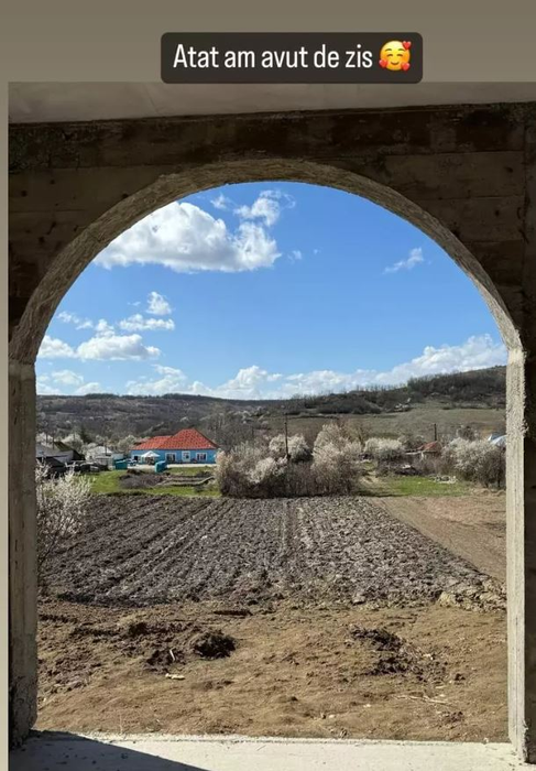 Cum arată casa de la Șușani a Adelei Popescu? Ai zice că e ruptă dintr-un peisaj din Toscana