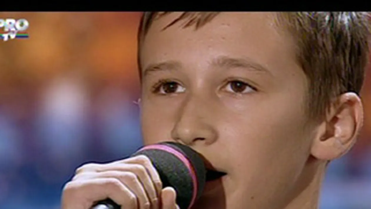 VIDEO Micul Pavarotti a ridicat publicul in picioare la Romanii au talent! Andra a exclamat: In sfarsit mi s-a facut pielea de gaina!