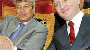 Situatia lui Mircea Lucescu se complica. Ahmetov, patronul echipei Sahtior, vrea sa-l transfere la un spital din Donetk