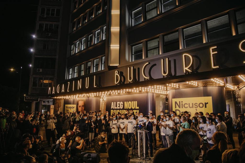 Fotografia ingenioasă pusă de Nicușor Dan pe Facebook după ce a câștigat Primăria Capitalei