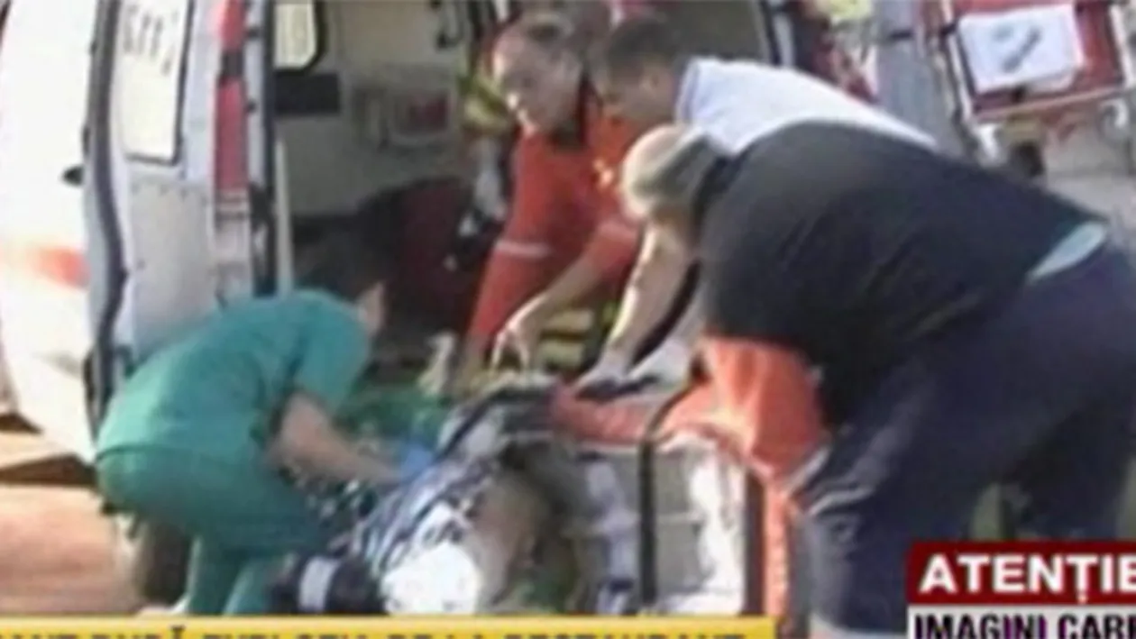 IMAGINI ŞOCANTE! Au fost arşi de vii, iar apoi scăpaţi de pe targă! Incident ireal