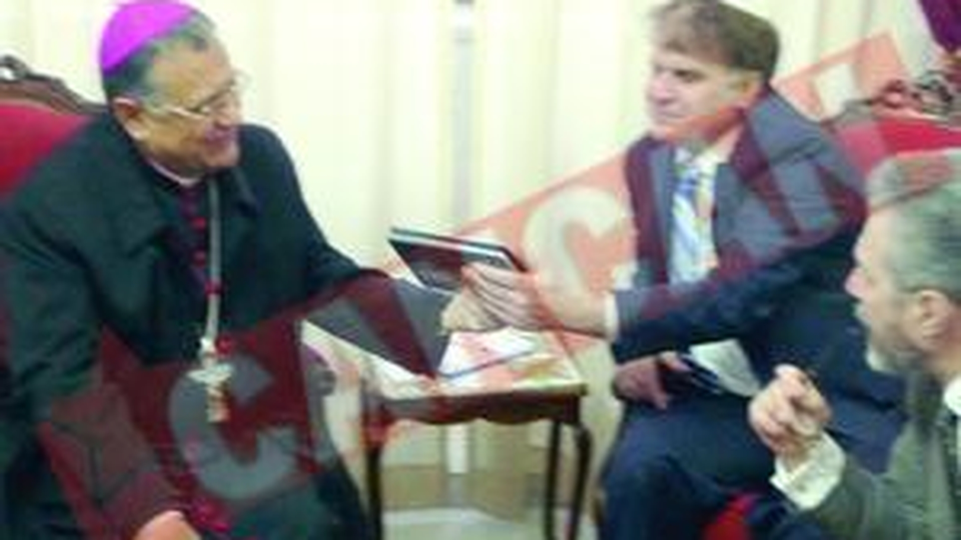 Au inceput negocierile pentru "Biblia Universala"!
