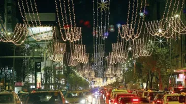 Pregătiri pe ultima sută de metri! Mâine se aprind luminițele de Crăciun în Capitală