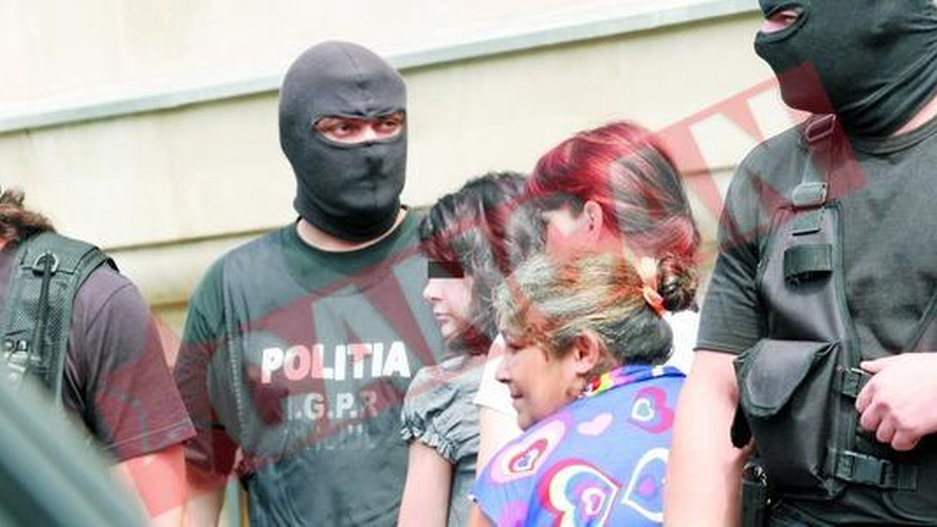 Eleva criminala: "Ma batea cu facaletul din orice"