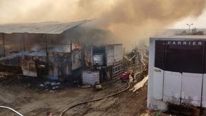 Incendiu violent în Prahova. Pompierii se luptă cu flăcări imense | VIDEO EXCLUSIV