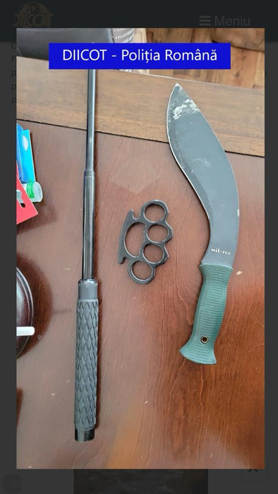 Rețea de traficanți de droguri compusă din luptători MMA, destrămată. Ce au ridicat polițiștii după percheziții