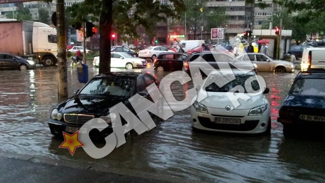 Ploaia a blocat traficul! Mai multe tramvaie si troleibuze nu mai pot circula din cauza apelor!