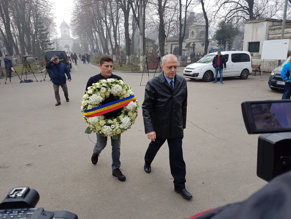 Mesajul dureros transmis de Klaus Iohannis, pe coroana adusă Cristinei Țopescu