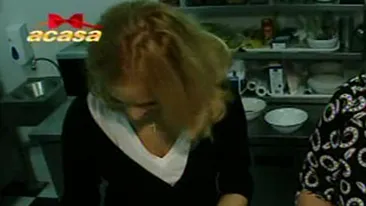 Valentina Pelinel a gatit sarmale fashion de Craciun!