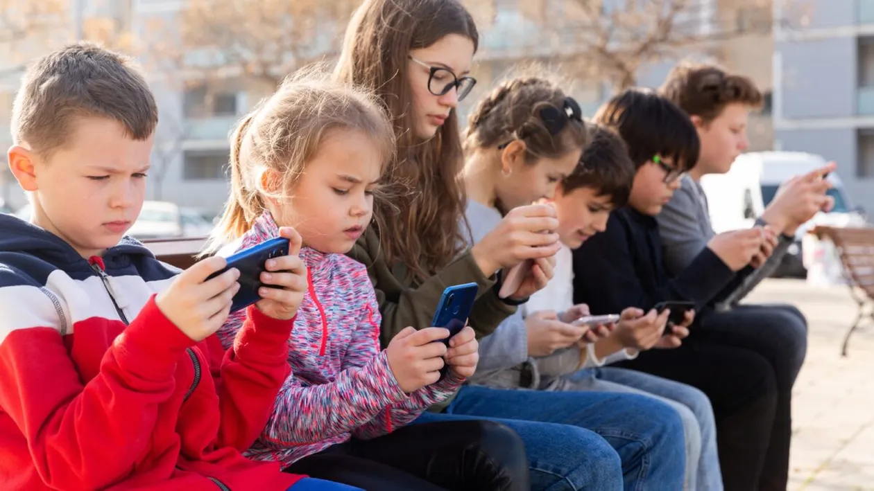 Încă o țară europeană vrea să limiteze accesul copiilor la rețelele sociale. Ce au decis autoritățile