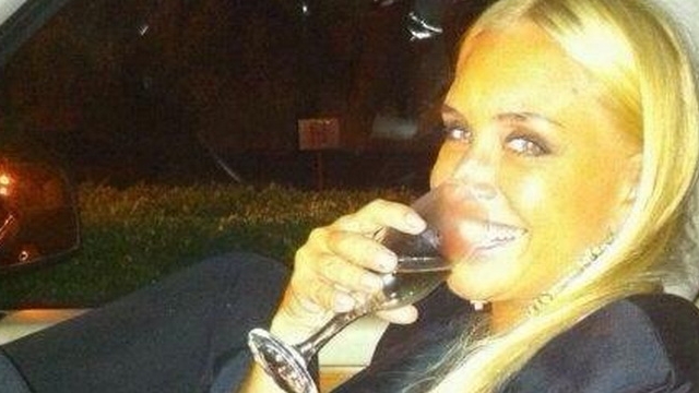 A pozat ea sexy de atatea ori, insa asta le-a intrecut pe toate! Vica Blochina, dansand in ploaie! "Te uzi toata!"