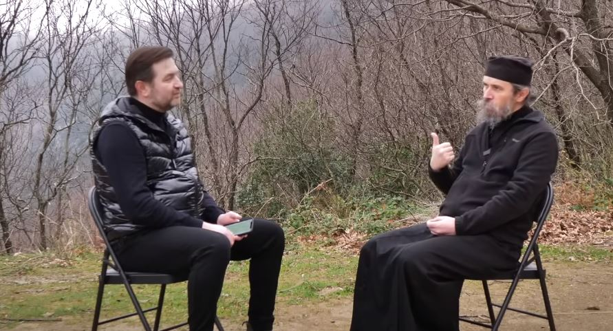 Părintele Teologos invitat în cadrul podcastului Altceva cu Adrian Artene