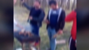 Inconștiență în plină criză. Tineri din Teleorman au ieșit la un grătar, apoi au transmis filmarea pe Facebook: ”Nu există coronavirus!”
