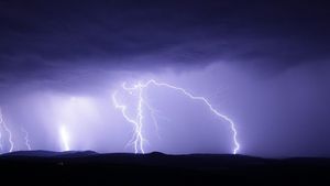 ANM, avertizări în lanţ! Vară istorică în România. Aproape toată ţara e sub cod portocaliu