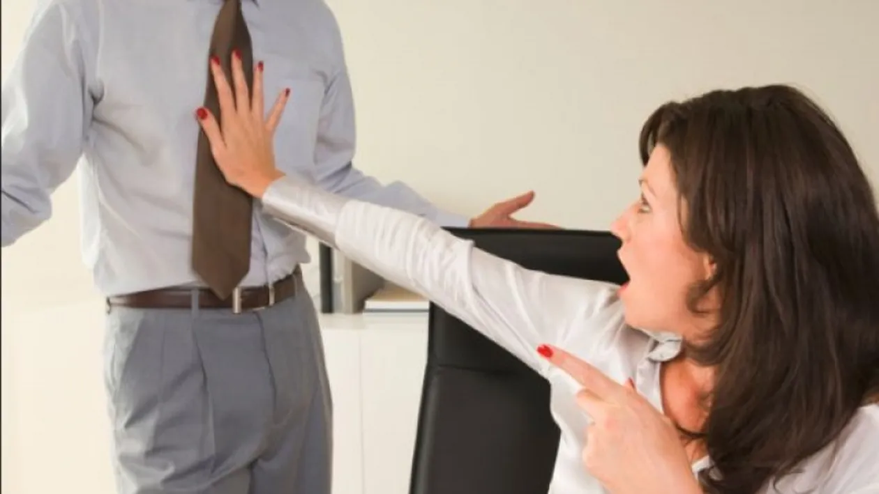 Hărțuirea psihologică sau sexuală a devenit contravenție! Amenzile ajung până la 10.000 de lei