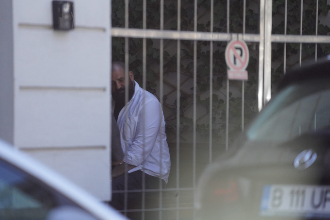 Adrian Hădean a ajuns la clinica stomatologică (Foto: CANCAN.RO)
