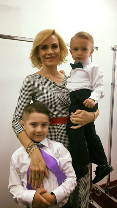 Băieţii Gabrielei Firea, modele pentru Cătălin Botezatu! David şi Zian au defilat pe podiumul de modă