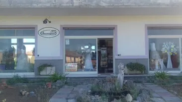 Trei români arestați în Italia după ce au furat rochii de mireasă în valoare de 150.000 de euro