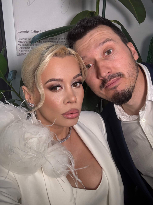 Anisia Gafton și Serghei s-au căsătorit! Primele imagini de la cununia civilă a celor doi comedianți