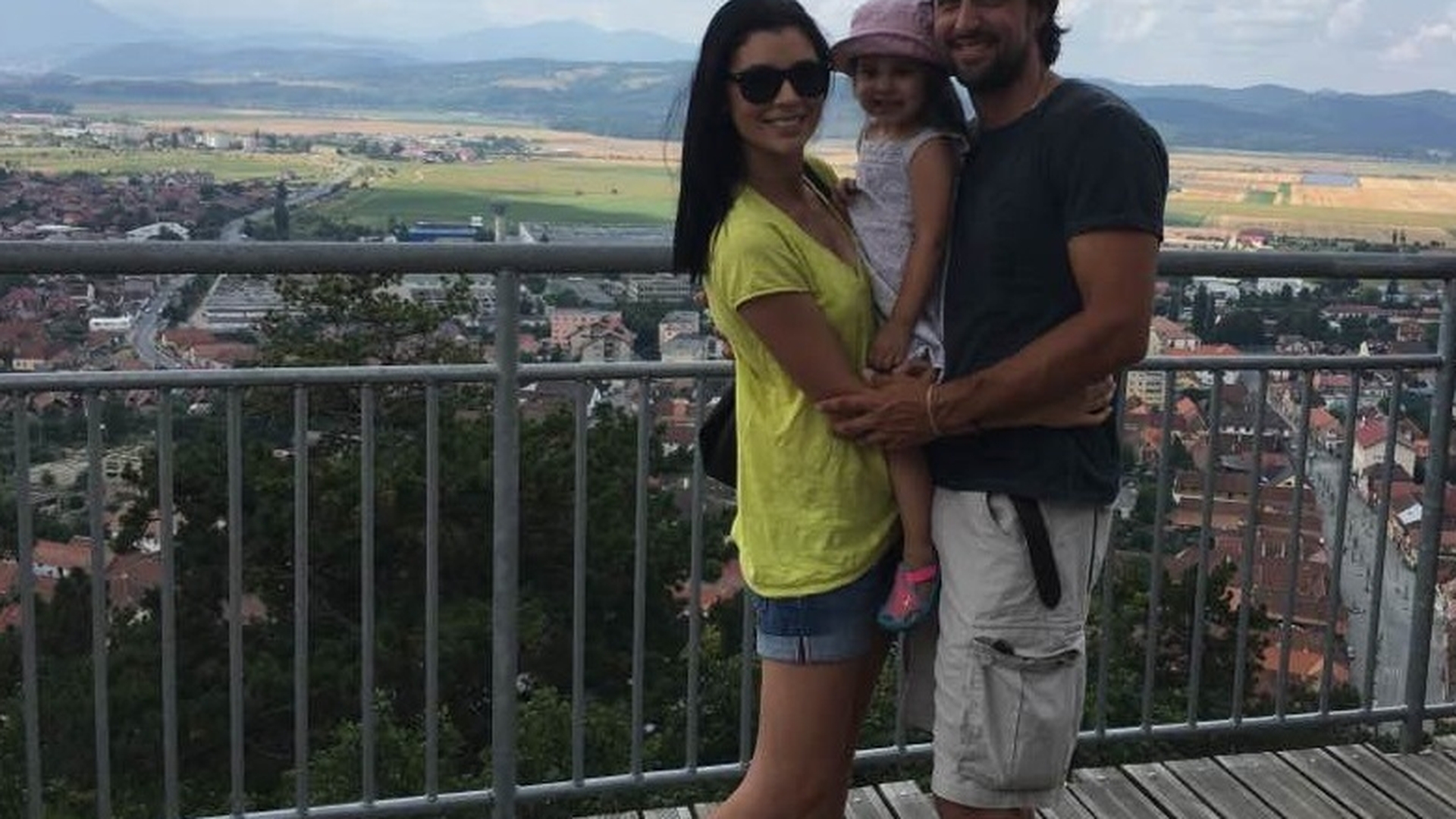 Denis Ştefan şi ”bebeluşa” Cristina se pregătesc să devină din nou părinţi