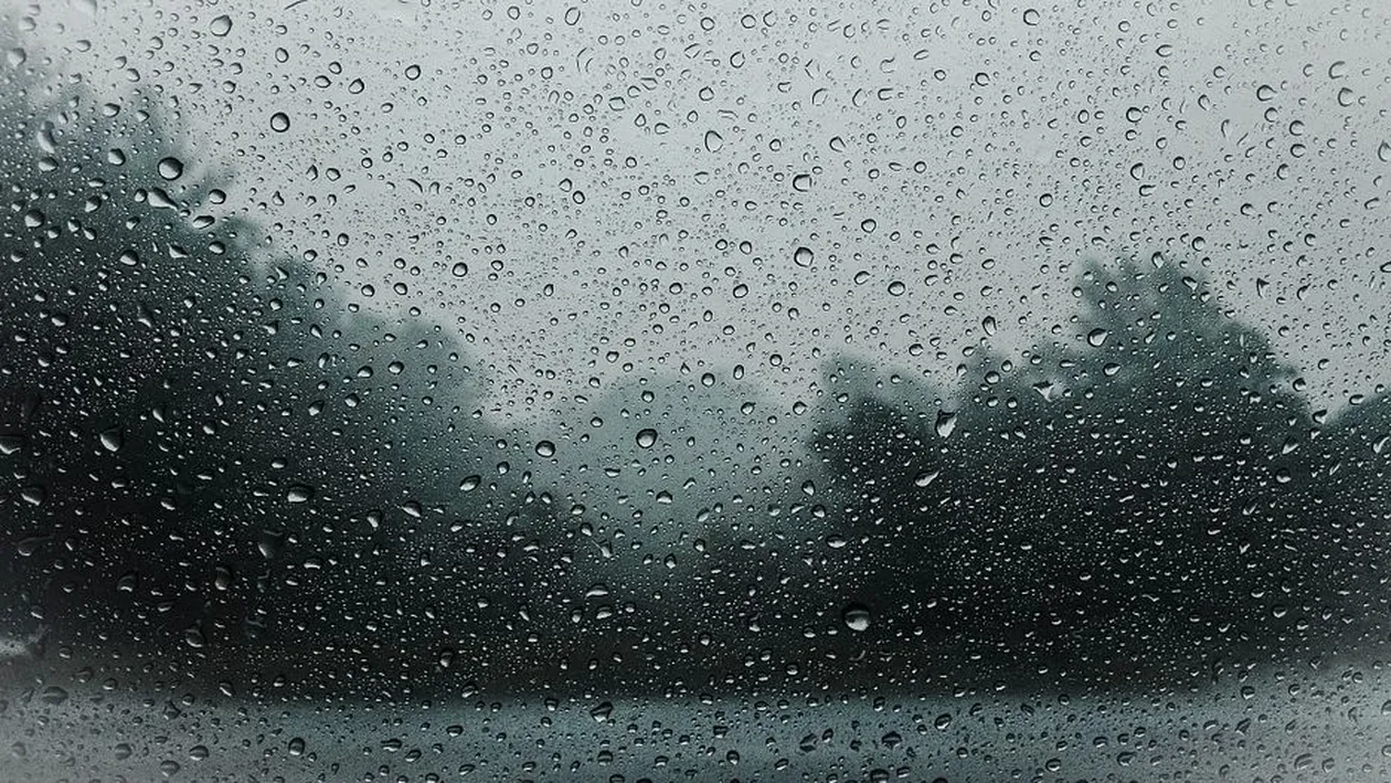 Prognoza meteo 10 august: Se întorc ploile! Unde sunt anunțate furtuni