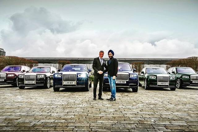 Povestea lui Reuben Singh care a făcut înconjurul lumii. A cerut un împrumut 5.000 de lire sterline de la o bancă și a garantat cu un Rolls Royce, în valoare de un sfert de milion | FOTO
