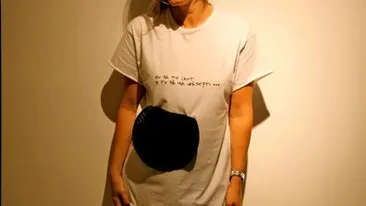 Andreei Esca i se mai ţine fusta doar în ace de siguranţă! Imaginea neaşteptată!