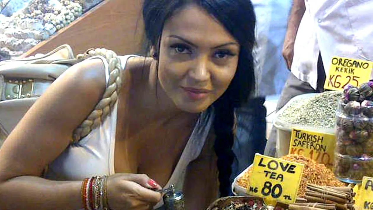 Cea mai sexy microbista! Andreea Mantea, pictorial TOPLESS in ziua derby-ului Dinamo-Steaua