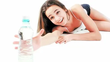 Cum sa ne hidratam in zilele de vara. Ce lichide trebuie sa consumam pe canicula