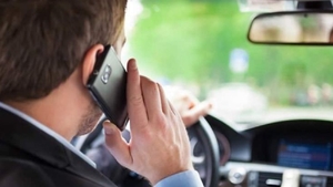 Fără telefoane mobile la volan din 2024. Noul sistem de detectare a distragerii atenției devine obligatoriu în Europa