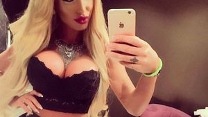 Loredana Chivu a vrut să pozeze sexy, dar a arătat tot ce are sub rochie
