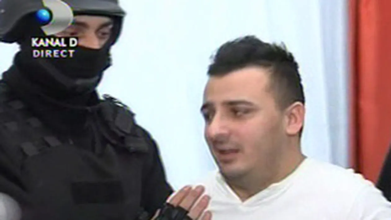 VIDEO Liviu Guta, prins cu o femeie usoara in pat! Uite cum au descins mascatii peste ei!