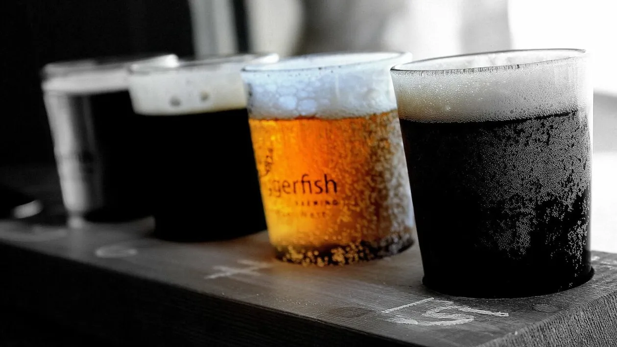 Consumatorii de bere primesc o veste proastă. Băutura se va scumpi de la 1 august 2022