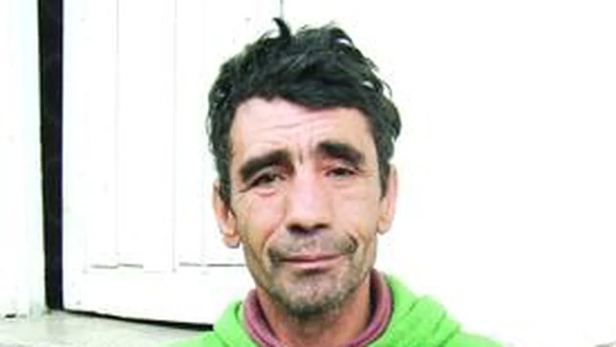 Leprosii de la Tichilesti poarta hainele familiei Ceausescu