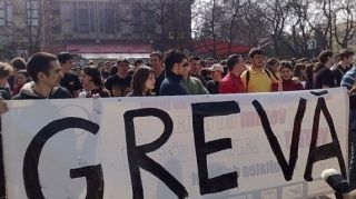 Bugetarii ameninta ca vor declansa greva generala la sfarsitul lunii mai