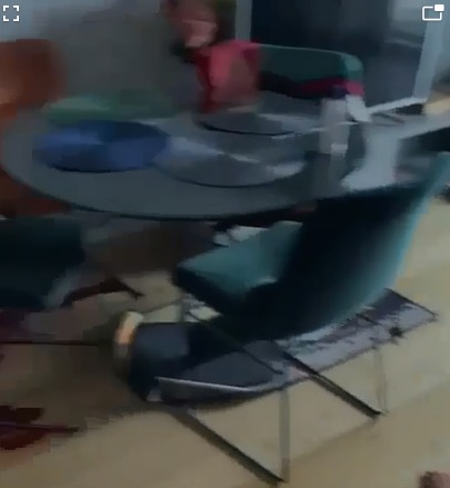 Primele imagini din apartamentul lui Andrei Versace. Casa este deranjată încă de la intrare. VIDEO EXCLUSIV