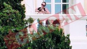 Jolie l-a implorat pe Brad sa nu o paraseasca
