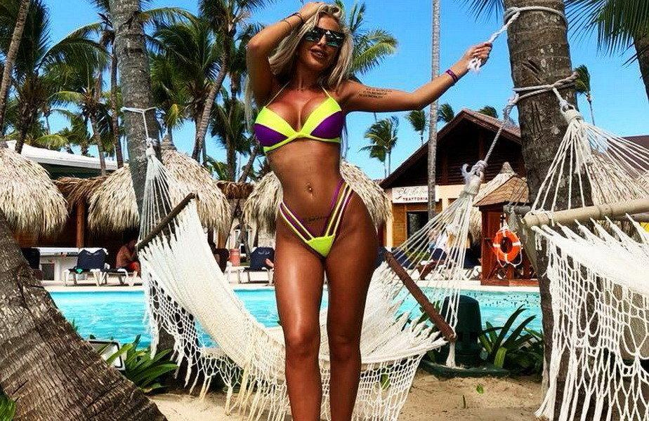 Vulgaritate maximă! Loredana Chivu s-a fotografiat goală pușcă în Săptămâna Mare