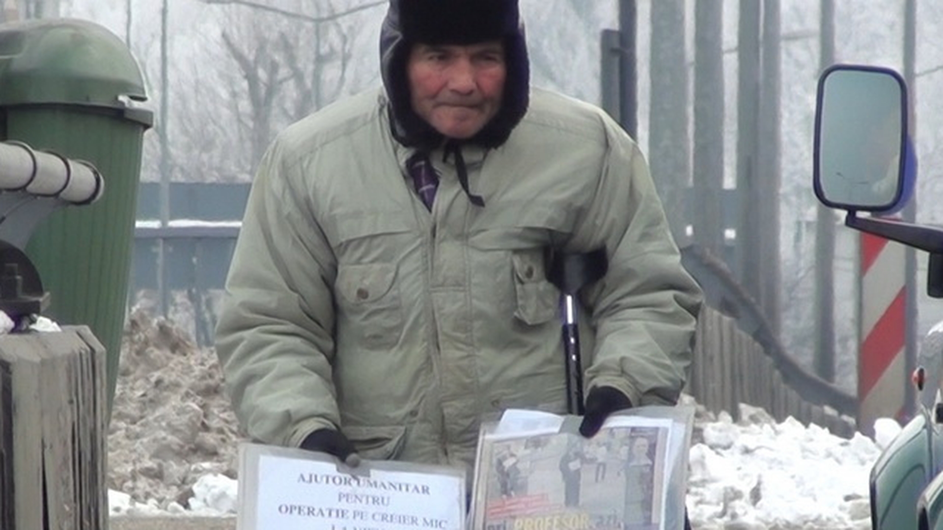 Alungat cu pietre din strada! Profesorul cersetor care juca la pacanele s-a lasat de jocurile de noroc!