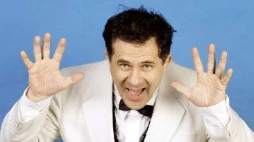 A jurat ca nu mai calca-n Romania, dar se intoarce cu buza umflata! Doru Octavian Dumitru face spectacole cu sala goala!