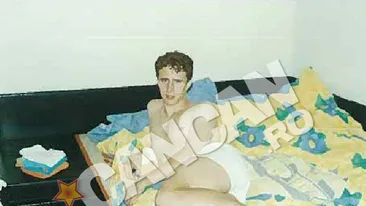 Adevarul gol-golut! Fotbalistul, asa cum numai femeile din viata lui l-au vazut! Reghe a pozat sexy!