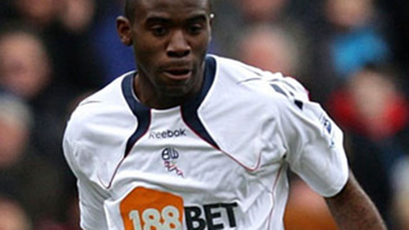 Marturie socanta! Muamba, fotbalistul care a murit pentru 78 de minute, povesteste ce a simtit cand s-a prabusit pe teren!
